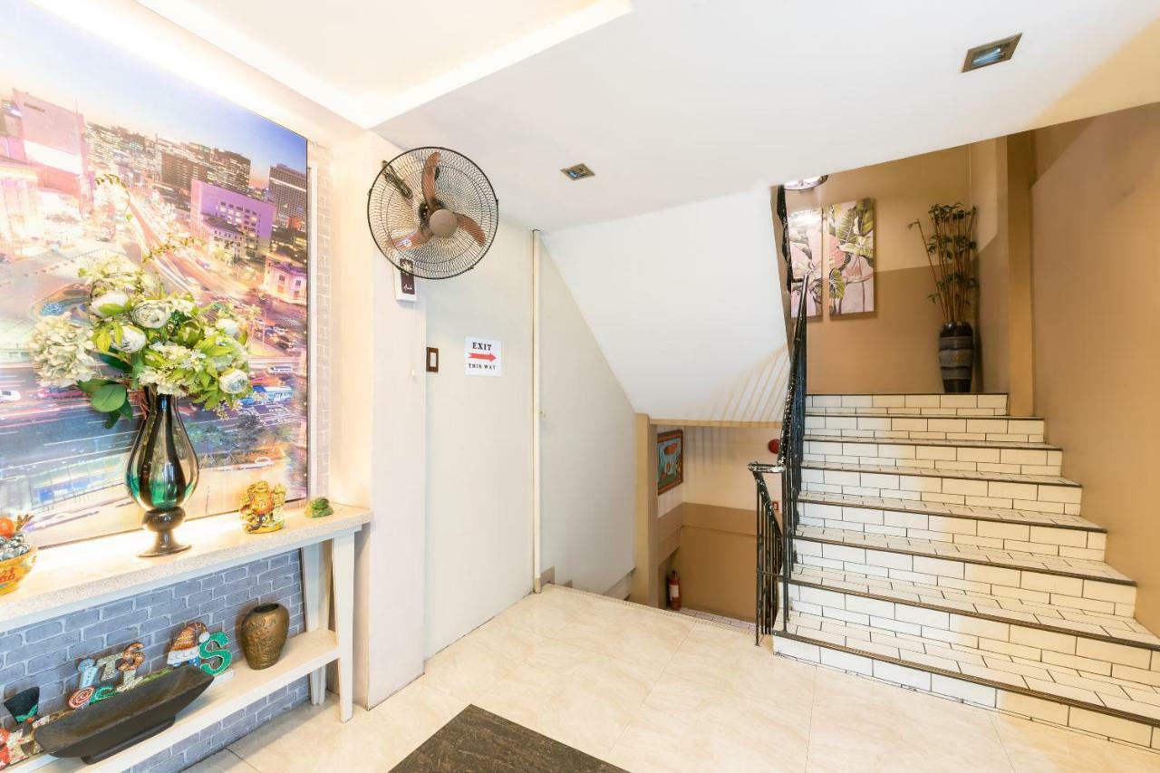Отель Oyo 191 Paradise Apartelle Манила Экстерьер фото