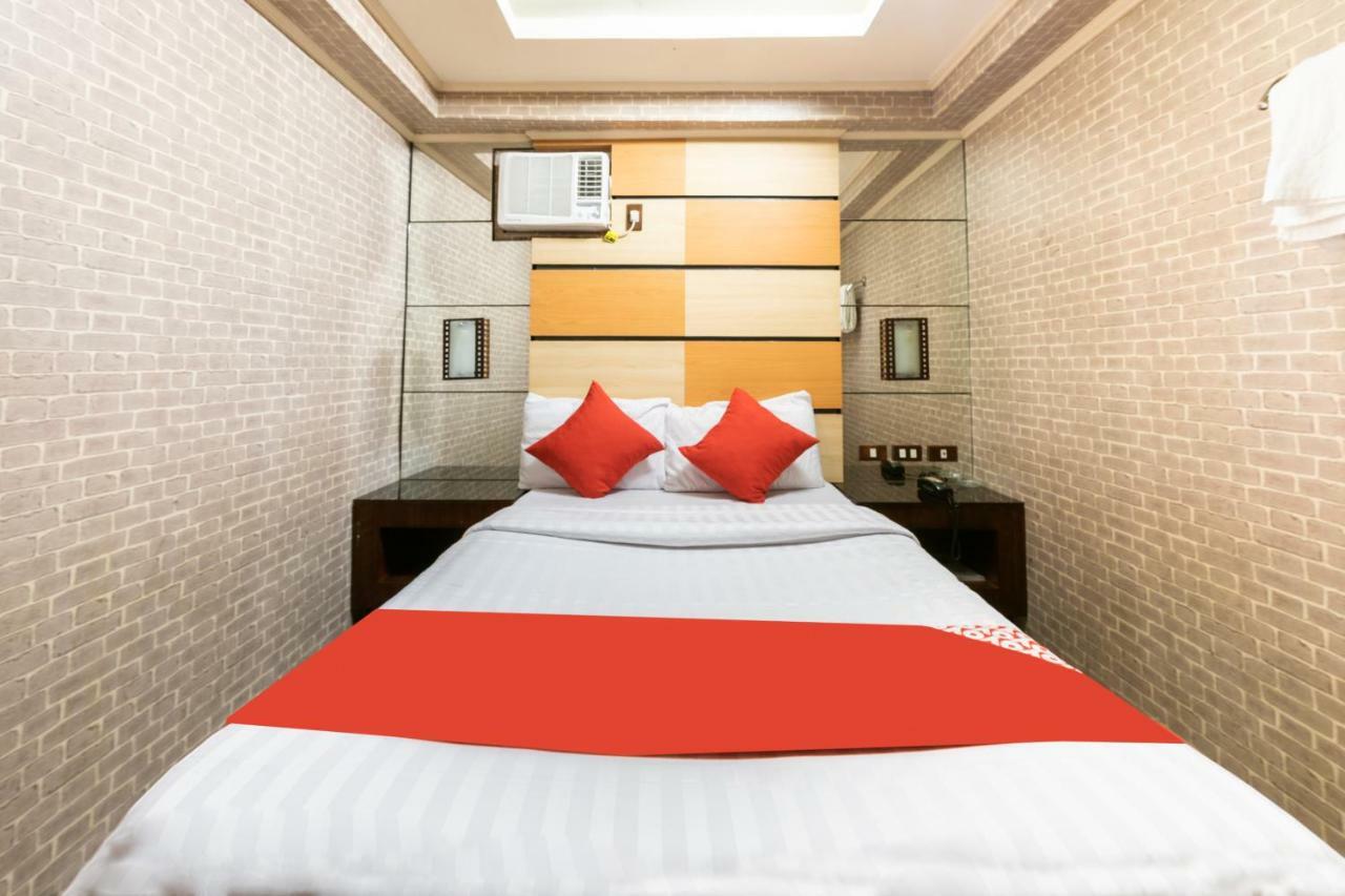 Отель Oyo 191 Paradise Apartelle Манила Экстерьер фото