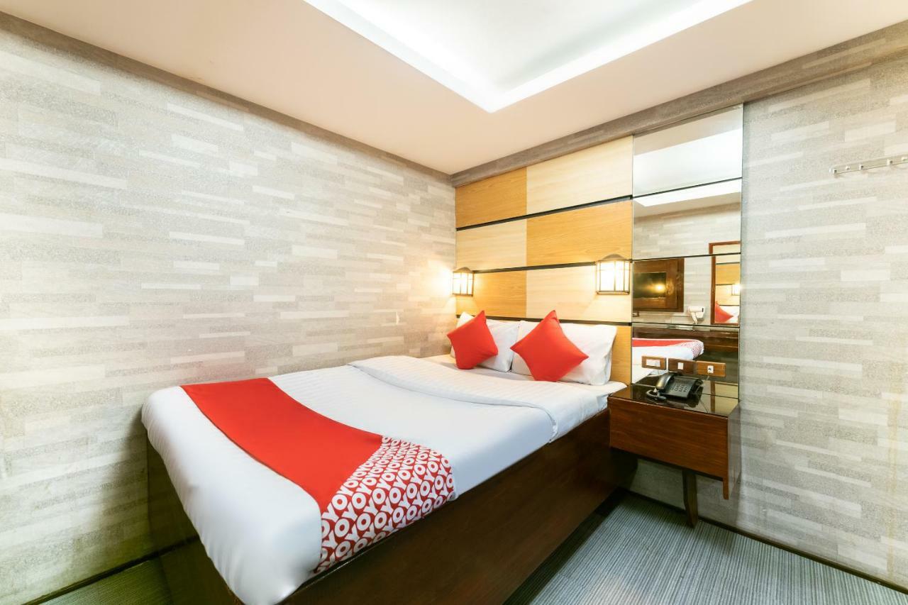 Отель Oyo 191 Paradise Apartelle Манила Экстерьер фото