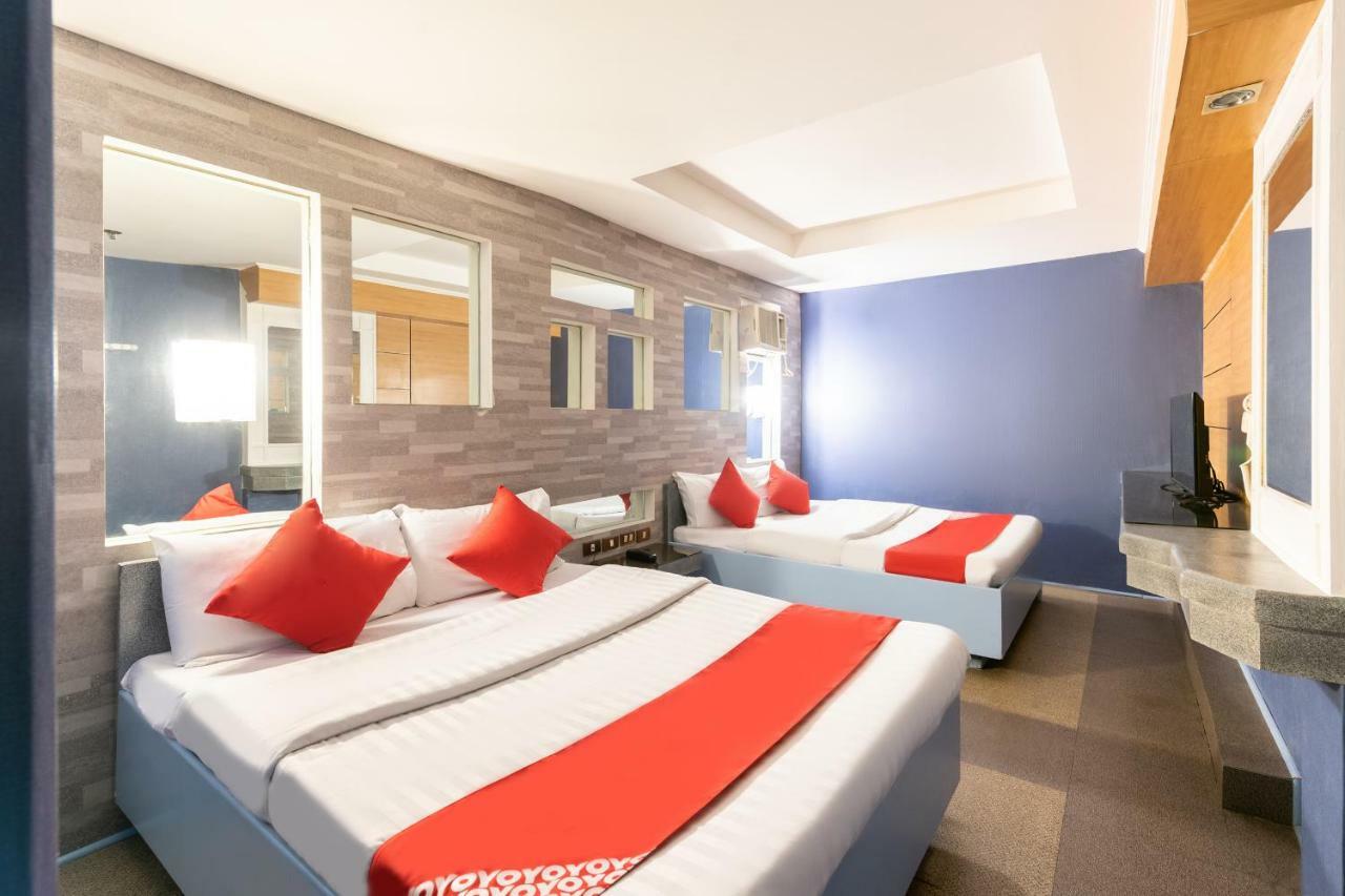 Отель Oyo 191 Paradise Apartelle Манила Экстерьер фото